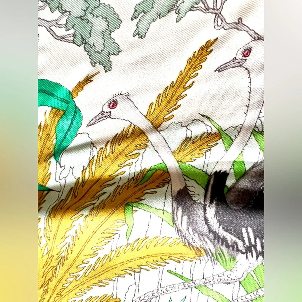 Gucci Safari Jungle Silk Scarf with - Giraffe. Leopard, Zebra, Lion, Panther - Picture 12 of 16